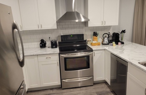Fenelon Falls House | Fenelon Falls cozy 3bedroom & 1.5 bathroom house (with WIFI), steps to the lake