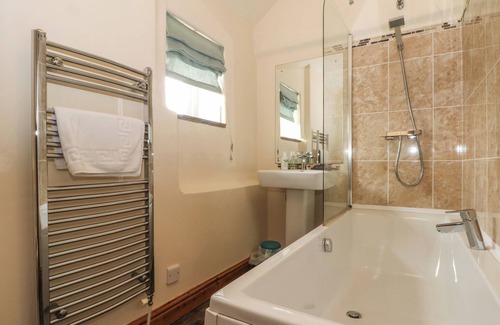 Longnor Cottage | FENNS BARN, family friendly, character holiday cottage in Leek