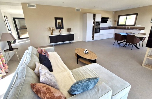 Bandol Apartment | FENUA APARTMENT 4 Rooms Air-conditioned 90 m² + Terrace 30 m². Nine