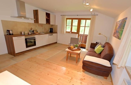 Ramsau Apartment | Ferienwohnung Hochwies, 1-2 Personen, 40 qm, Dusche/wc, Südbalkon, TV, 1 Schlafzimmer, Allergikerwohnung, Nichtraucher