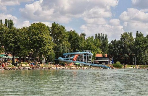 Balatonfured House | Ferienanlage Balatontourist Füred - Mobilehome Happy Classic (2307)