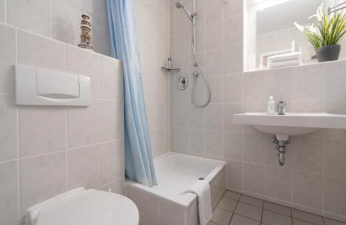 Dranske Apartment | Feriendorf Rugana - Komfort 1-Raum Ferienwohnung mit Terrasse B24