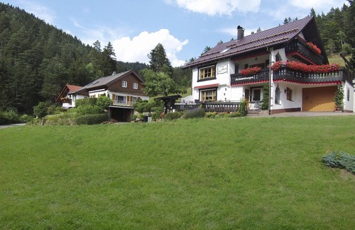 Baiersbronn Apartment | Ferienhaus Schenk - Apartment OBERRAIN - unique quiet south-facing location with large balcony