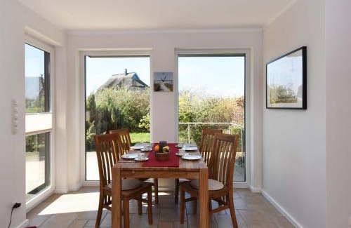 Neuenkirchen House | Ferienhaus Boddenbrise mit Hiddenseeblick