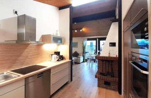 Feriendorf Hennesee House | Ferienhaus LENA im Sauerland direkt am Hennesee