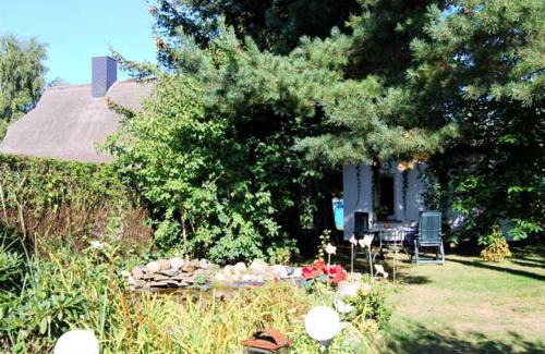 Bodstedt Apartment | Ferienhaus mit Garten am Bodstedter Bodden