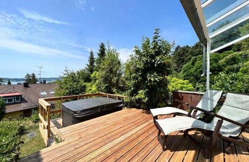Ueberlingen House | Ferienhaus Wellnesshütte mit Außenwhirlpool und herrlichem See-und Alpenblick