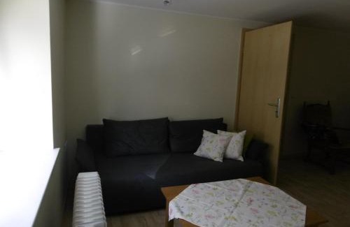 Loebau Apartment | Ferienhof mit Bergblick