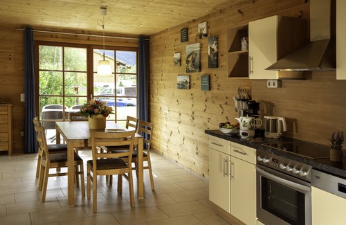 Aschau im Chiemgau Apartment | Ferienwohnung II mit Zwei Schlafzimmern und Süd-terrasse, 64 qm, Hund zu Buchbar