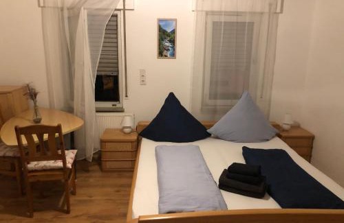 Siegen Apartment | Ferienwohnung 2Doppel 1 Einzel Bett