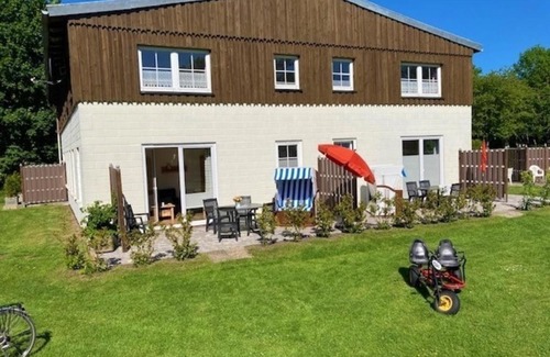 Vitzdorf Apartment | Ferienwohnung 3, EG, Hof zur Sonnenseite Fehmarn