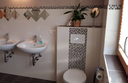 Oppenau Apartment | Ferienwohnung am Moosbächle, 80qm, 2 Schlafzimmer, max. 5 Personen