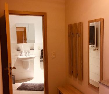 Acht Apartment | Ferienwohnung am Nürburgring/Wintersport Arft