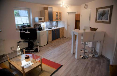 Balm Apartment | Ferienwohnung Balm mit Terrasse im Garten und WLAN