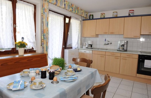 Oppenau Apartment | Ferienwohnung Bergfranzenhof, 120qm mit Bakon und Terrasse, 3 Schlafzimmer für max. 6 Personen