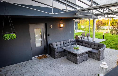 Waggershausen House | Ferienwohnung BodenseeSuite in Friedrichshafen