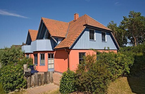 Ostseebad Wustrow Apartment | Ferienwohnung mit Terrasse Direkt Hinter dem Deich