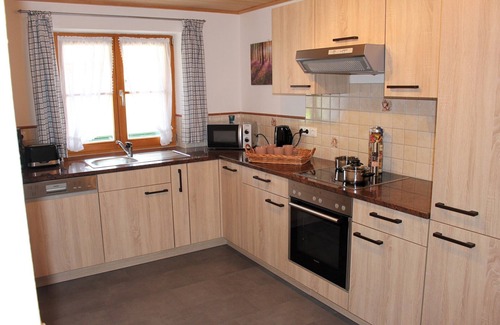 Ramsau bei Berchtesgaden Apartment | Ferienwohnung Edelweiß für 1-4 Personen, W-lan, TV, Balkon, 2 Separate Schlafzimmer