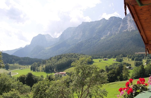 Ramsau bei Berchtesgaden Apartment | Ferienwohnung Edelweiß für 1-4 Personen, W-lan, TV, Balkon, 2 Separate Schlafzimmer