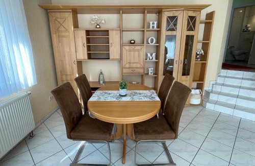 Maikammer Apartment | Ferienwohnung FlatNETT