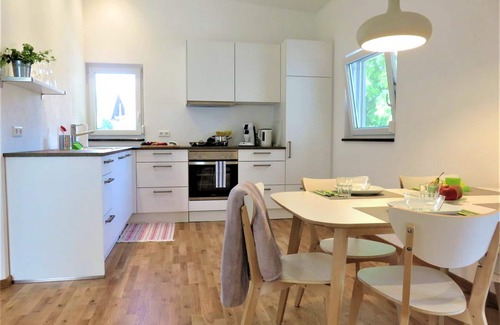 Weilheim Apartment | Ferienwohnung "Happy", 57qm, Balkon, 2 Schlafzimmer, max. 4 Personen