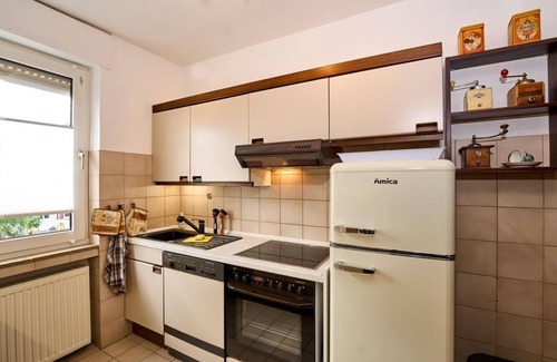 Daun Apartment | Ferienwohnung Haus Waldblick - 2-bett-ferienwohnung, Dusche/wc, 1 Schlafzimmer