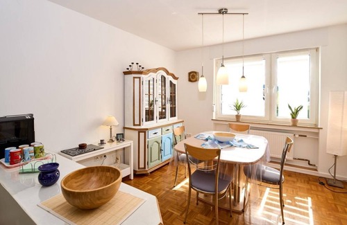 Daun Apartment | Ferienwohnung Haus Waldblick - 2-bett-ferienwohnung, Dusche/wc, 1 Schlafzimmer