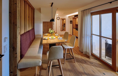 Chieming Apartment | Ferienwohnung Hirschauer Bucht, 1-5pers., 2 Sep. SZ, 2.og+dg, Balkon mit Weitblick