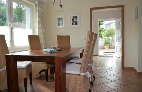 Bad Pyrmont Apartment | Ferienwohnung in Löwensen mit eigener Terrasse, cleaning included
