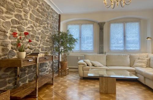 Insel Apartment | Ferienwohnung Lindauer Löwe- Charmant, seenah & zentral in historischem Gebäude
