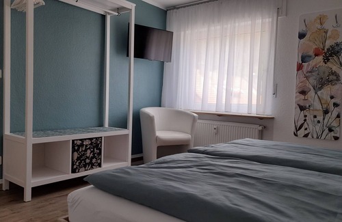 Calmbach Apartment | Ferienwohnung mit Balkon, 67 qm, 1 Schlafzimmer, 1 Wohn-/schlafzimmer, Max. 3 Personen