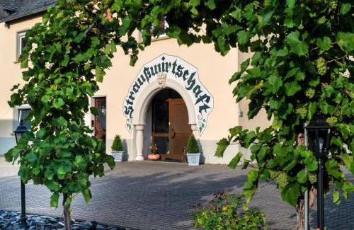 Dhron Apartment | Ferienwohnung Römerweinhof