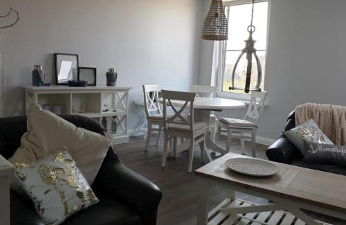 Lemkenhafen Apartment | Ferienwohnung Seglernest 2