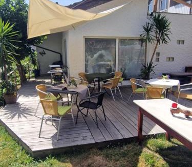 Muenchberg Apartment | Ferienwohnung Wunderlich rot