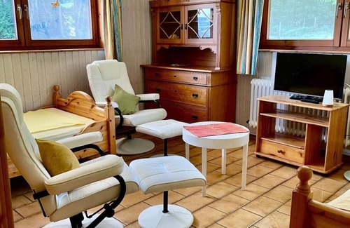 Kirchzarten Apartment | Ferienwohnung Zitrone mit 65qm, 2 Schlafzimmer mit Getrennter Wohnküche, Max. für 5 Personen