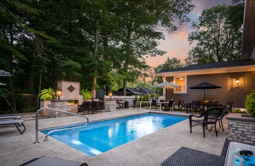 South Haven House | Fern Creek - Luxury Home w/6BR Suites, Pool/Hot Tub, Fireplaces, Walk to Beach