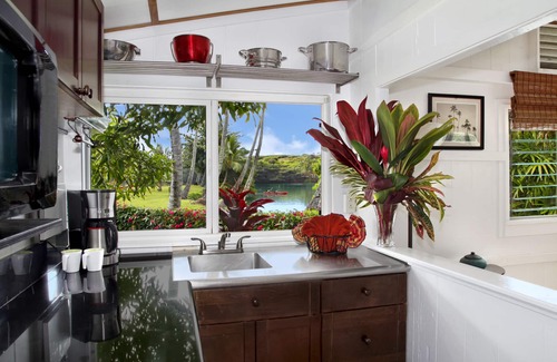 Wailua Cottage | Fern Grotto Inn -Trip Advisor & Lonely Planet Recommends our Old Style Cottages!