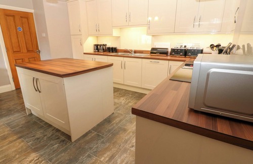 Carlisle Cottage | Fern Lee