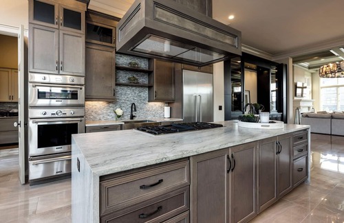 Katie Hill Neighborhood House | Fern Manor-5bdrm-Private Pool-Theatre-Luxury Rental