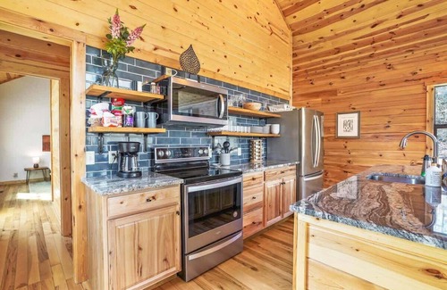 McArthur Cabin | Fern Woods A modern take on Hocking Hills cabins