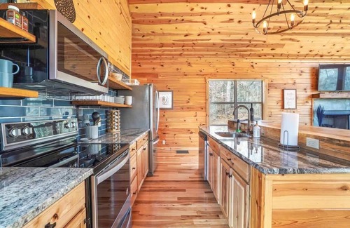 McArthur Cabin | Fern Woods A modern take on Hocking Hills cabins
