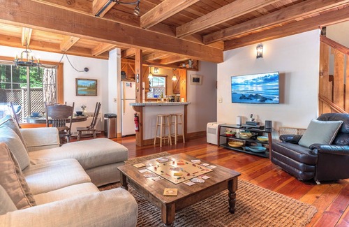 Guerneville House | Fern Woods~Rustic Redwood Cabin with Sweeping Decks! HotTub/WiFi/Pup