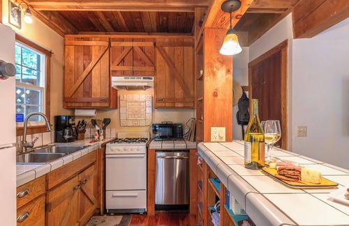 Guerneville House | Fern Woods~Rustic Redwood Cabin with Sweeping Decks! HotTub/WiFi/Pup