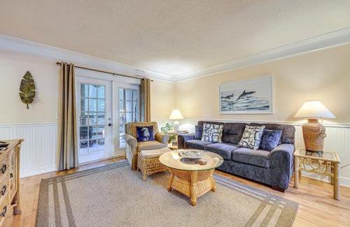 Fernandina Beach Apartment | Fernandina Beach Condo with Pool and Path to Beach!