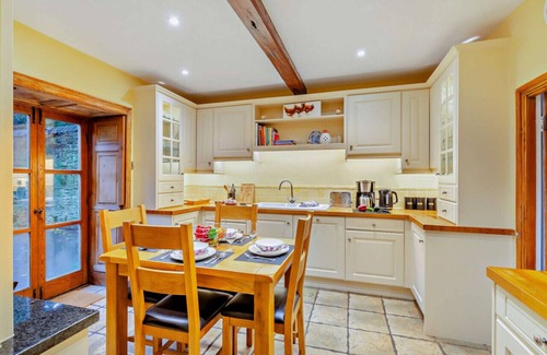 Middleham House | Ferndale House - Four Bedroom House, Sleeps 8