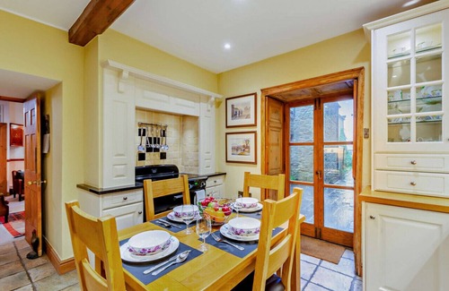 Middleham House | Ferndale House - Four Bedroom House, Sleeps 8