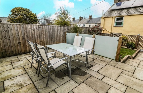 Llanbedrog Cottage | FERNDALE, pet friendly, country holiday cottage in Llanbedrog