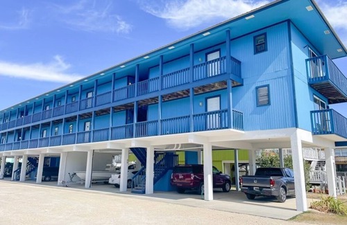 Gulf Shores Condo | Few summer dates available! Pet friendly and .1 mile to beach!