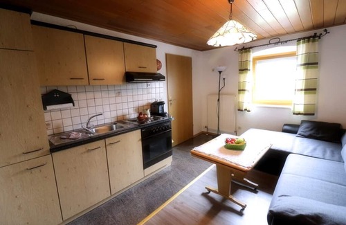 Arrach Apartment | Fewo 35qm mit Balkon in der Nähe des Arracher Seeparks