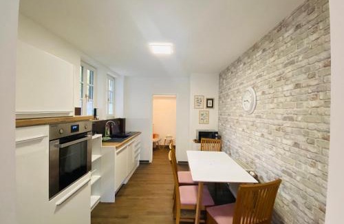 Heinrichs Apartment | Fewo Heinrichser Markt - 2 Schlafzimmer mit Sauna und Terrasse